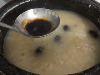 14、鸡肉山药粥,下点盐和生抽搅匀即可