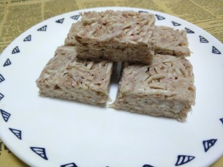 10、香煎芋丝饼,按照口味蘸白砂糖，或者蘸辣酱都可以