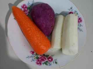 2、山药紫薯粥,紫薯，山药，胡萝卜去皮