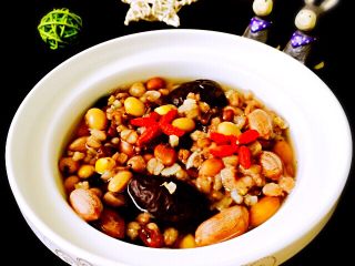 4、王氏养生粥#有个故事#,煮好的粥、到入碗里即可食用