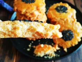 19、芝麻桃酥,咬上一口酥的直掉渣~~~