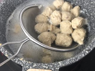 13、香菇虾丸,熟透即可捞起