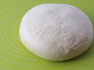 7、米粥吐司,倒扣在揉面垫上