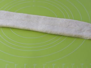 18、米粥吐司,擀长，压薄底边