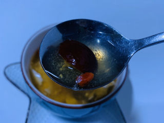 14、糖水鸡蛋,糖的量根据自己口感衡量；