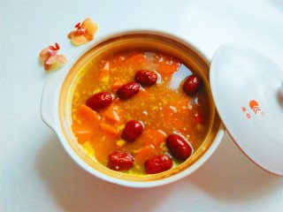 1、小米红薯粥,小米红薯粥。