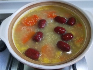 16、小米红薯粥,煮熟即可。