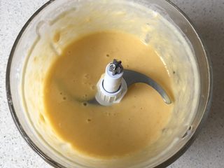 8、免烤❗️芒果酸奶蛋糕,搅打成泥