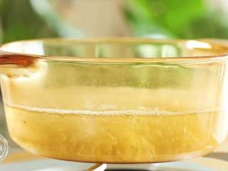 3、南瓜藜麦糊8m+,泡好之后把藜麦冷水下锅，煮至软烂~