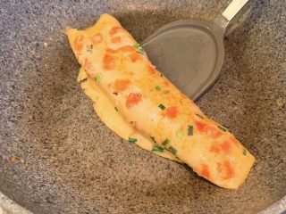 15、番茄鸡蛋火腿卷,再次卷起来