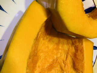 3、红薯南瓜粥,南瓜去皮，去籽