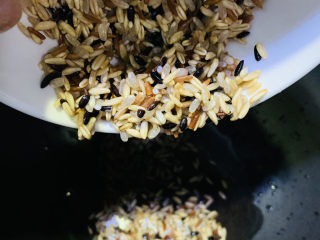 5、红薯南瓜粥,三色米下锅