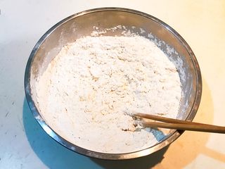 18、家常红烧牛腩面,调匀