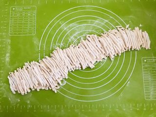 25、家常红烧牛腩面,切成3㎜宽的面条