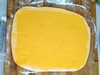 12、南瓜 花卷,摸上一成食用油