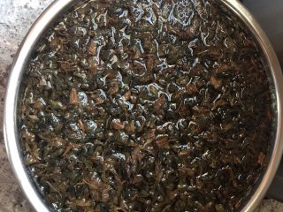 2、重庆烧白（味道回忆）,梅干菜泡水反复洗净！注意要洗干净，这玩意制作过程你懂得！