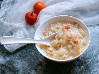 15、银耳百合大米小米粥,营养早餐