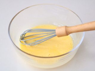 5、黑米糕,搅打好的状态；