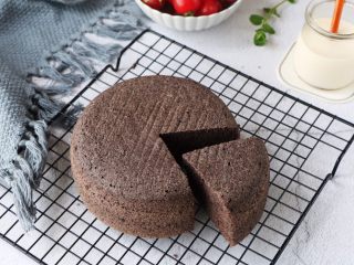 16、黑米糕,粉做的更好吃。