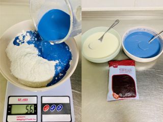 6、青花瓷冰皮月饼,将2.蓝色面浆材料倒入碗中，倒入蓝色牛奶翻版均匀，过筛一次。