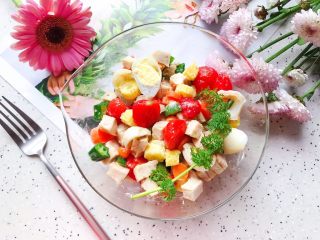 27、健康美味の鸡胸肉果蔬沙拉,成品图