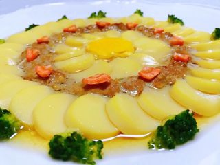 12、豆腐太阳花,豆腐太阳花这道美味非常适合老人和孩子食用还有正在减肥的小伙伴哦