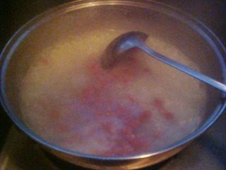 9、西芹火腿粥,中火烧开