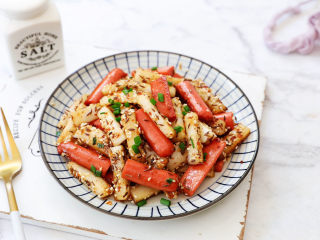 15、香辣孜然火腿肠炒年糕,成品图