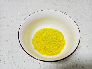 1、小米梨粥,小米称好