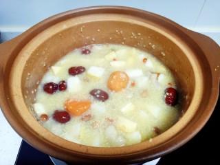 14、小米梨粥,搅拌均匀