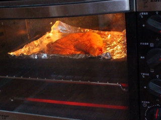 10、新奥尔良烤鸡腿,烤箱预热下，上下火170度烤40分钟