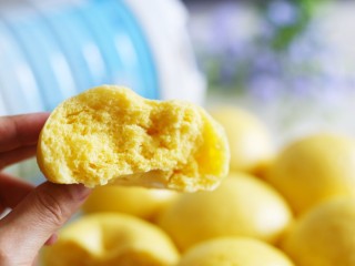 19、蓬松暄软的奶香胡萝卜馒头,非常蓬松好吃。