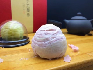 25、#甜味#玫瑰豆沙酥,刚烤出来的特别好吃，一咬酥掉渣。