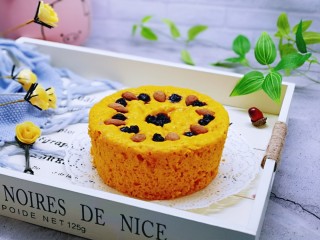 11、南瓜蒸糕,取出趁热脱模。