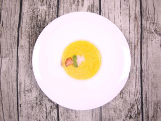 20、粗粮金汤明虾粥,用上帝视角看一下成菜，是不是很漂亮？