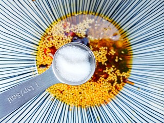 9、麻酱宽粉,半勺盐，半勺糖，