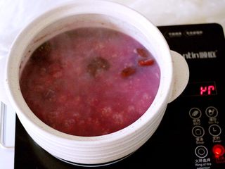 21、韭菜海虹发面包&紫薯二米粥,营养美味的紫薯粥也煮好了