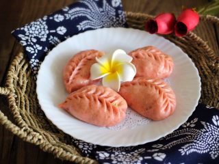 22、韭菜海虹发面包&紫薯二米粥,漂亮又好吃的柳叶包子