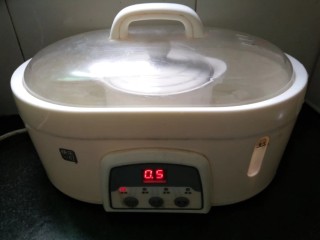 10、紫薯银耳粥,按快炖.炖煮3-4个小时（这个时间是快好时拍的哦）