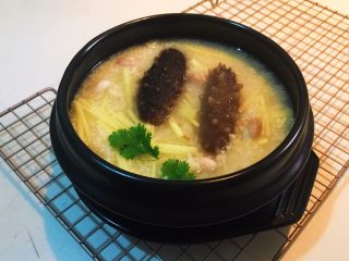 19、元气早餐  砂锅海参小米粥,海参小米粥营养丰富，鲜香无比~