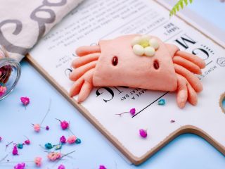 18、花样小螃蟹馒头,小螃蟹快跑，有个宝宝要吃你咯。