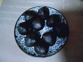 8、南瓜豆沙包,豆沙馅也分成9等份，我超市买的，自己做的更好哦。