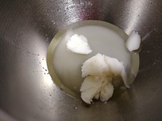 3、中式点心+老婆饼,放入猪油35g。