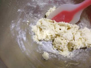 12、中式点心+老婆饼,先用刮刀拌匀,