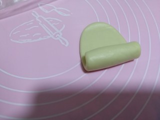 22、中式点心+老婆饼,从下向上卷起。