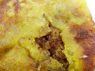 19、粗豆沙南瓜饼,里面的豆沙馅是粗颗粒感的。