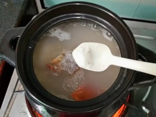 10、味美螃蟹粥,加少许的盐