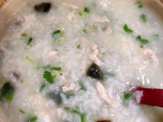 7、不老肉皮蛋粥,这样处理过的肉是不会老的