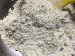 2、蔓越莓奶油司康,混合面粉，盐，糖，泡打粉