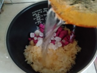 11、紫薯银耳粥,加6碗水